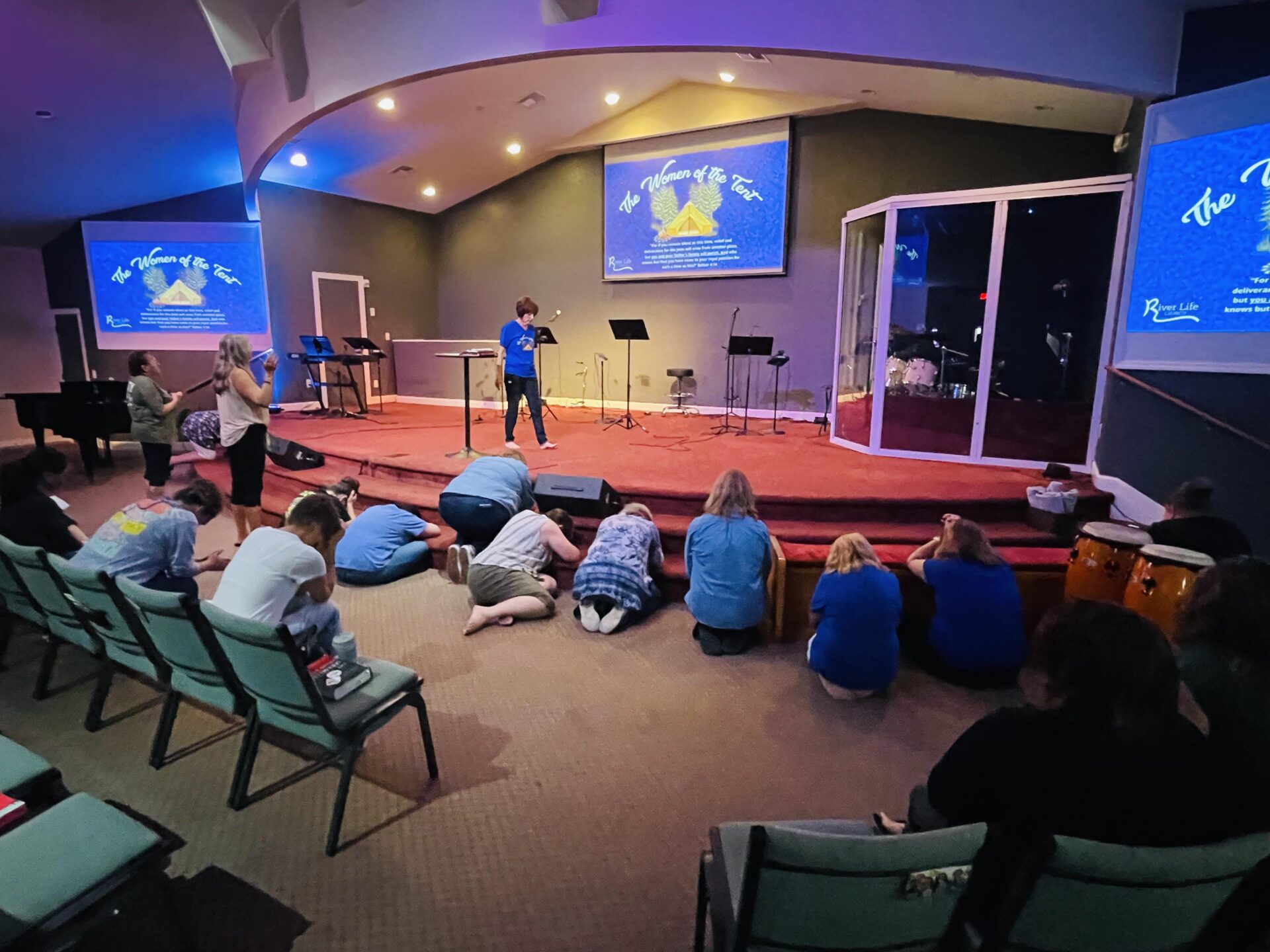 Women of the tent – women praying near andie dixon on state